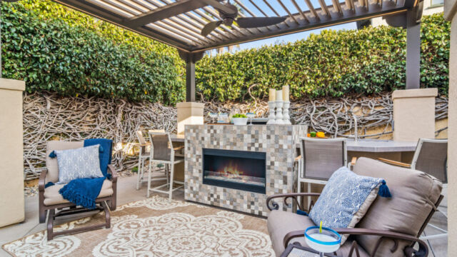 Fans for pergola